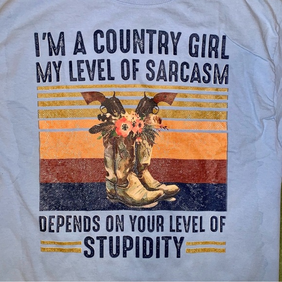 👢"I'm a Country Girl..." Baby Blue Tee size Large - Picture 5 of 6